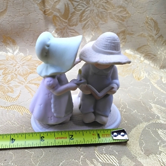 Homco Circle of Friends by Masterpiece, The Family Hour Figurine - Picture 6 of 7